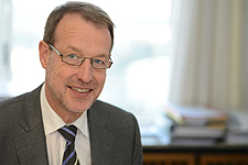 Dr. Richard Schröder